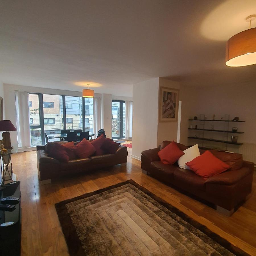 Modern Apt @Tramway Theatre Apartamento Glasgow Exterior foto